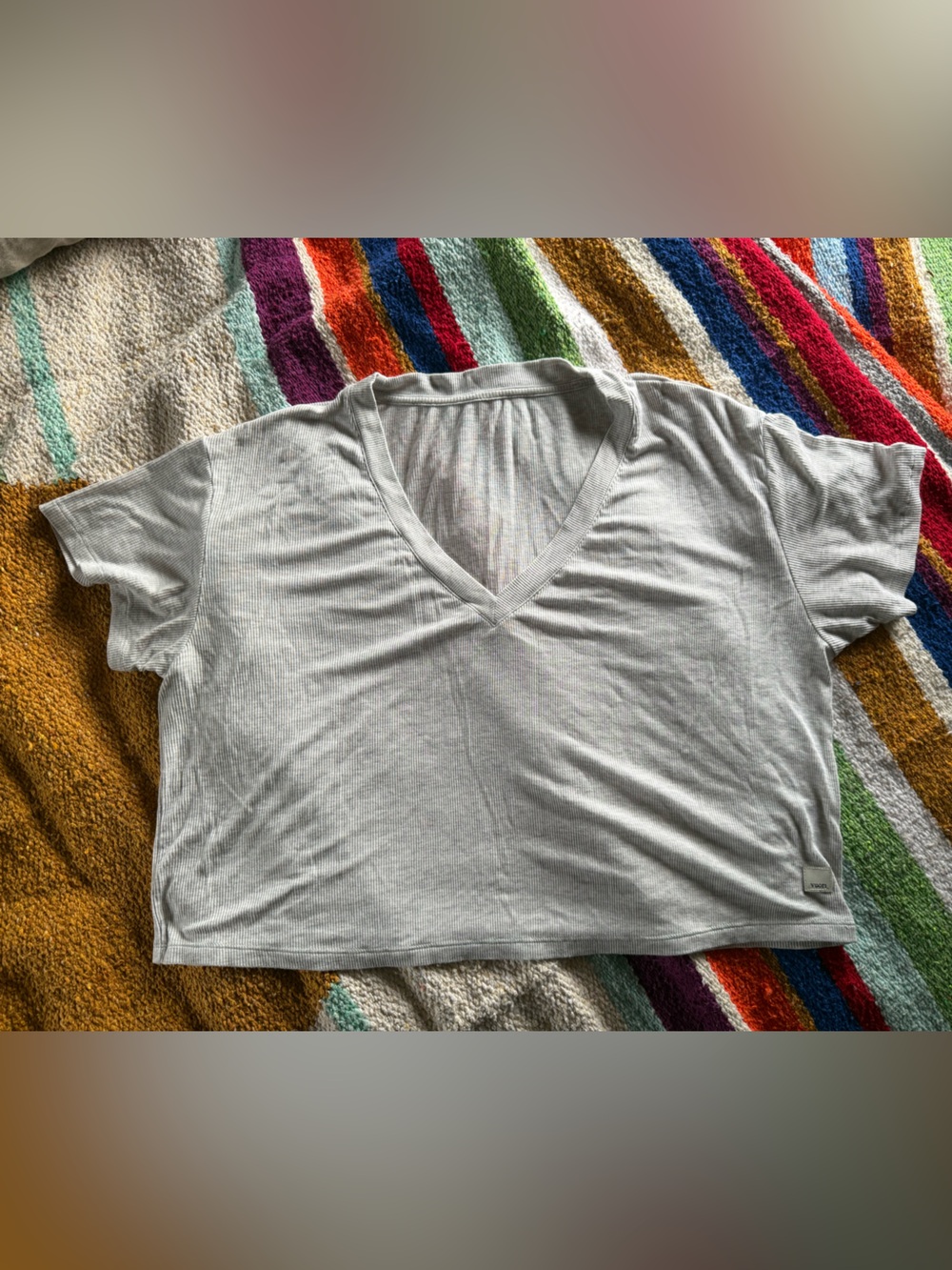 Vuori Ribbed Crop V Neck Tee